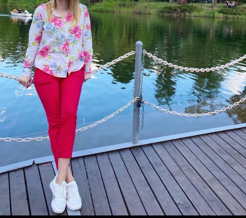 Костюм жіночий брюки і сорочка