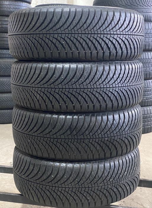 Шини 205/55 R17 95V Goodyear Vector 4 Seasons | Всесезонні | 2022| 7мм | 4шт