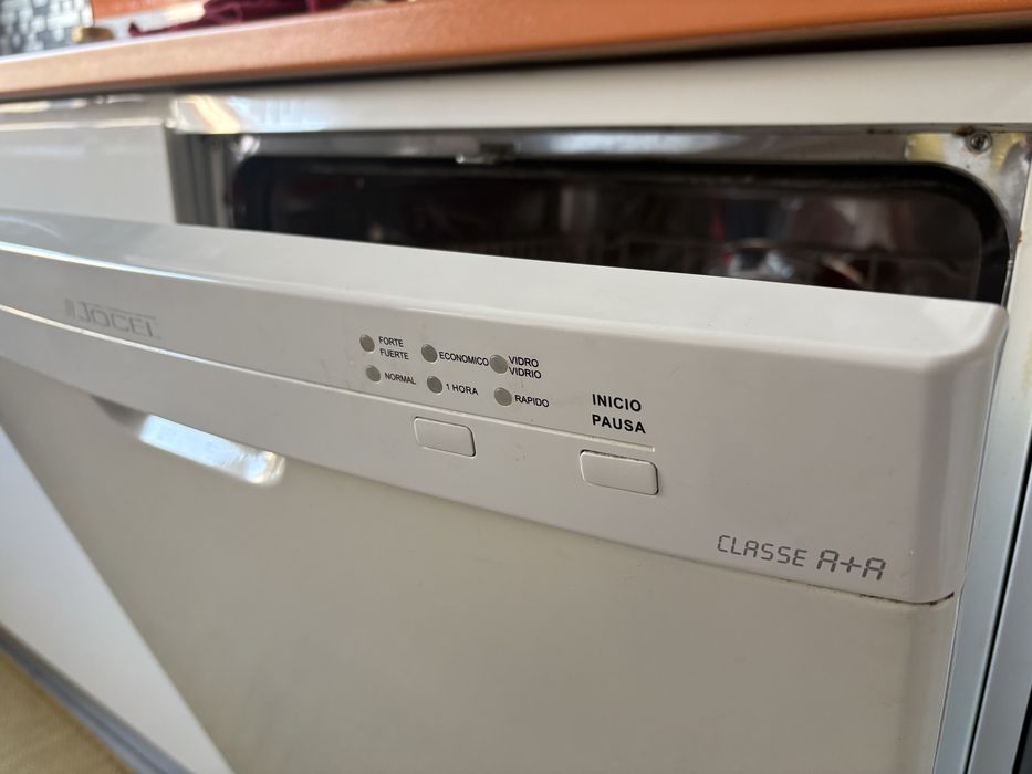 Eletrodomésticos- máquina  da loiça e combinado frigorífico