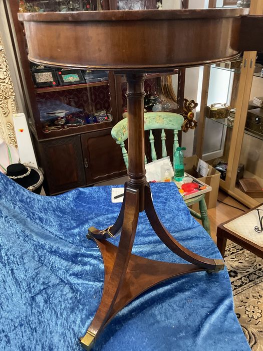 Mesa de apoio inglesa mahogany,altura 68 cm topo 39 cm