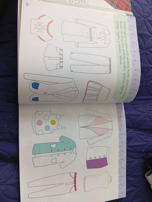 Mała projektantka mody