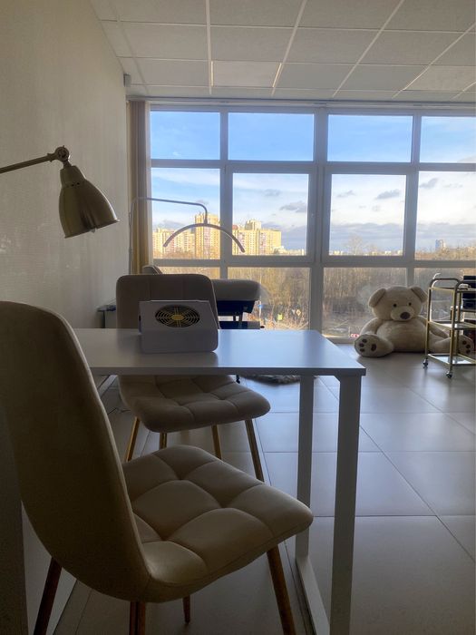 Оренда місця для майстра МАНІКЮРУ (є ГЕНЕРАТОР)