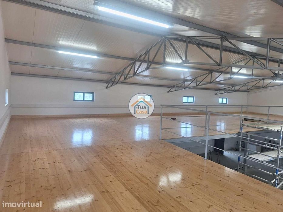 Armazém nos Arredores de Faro  Todo Remodelado