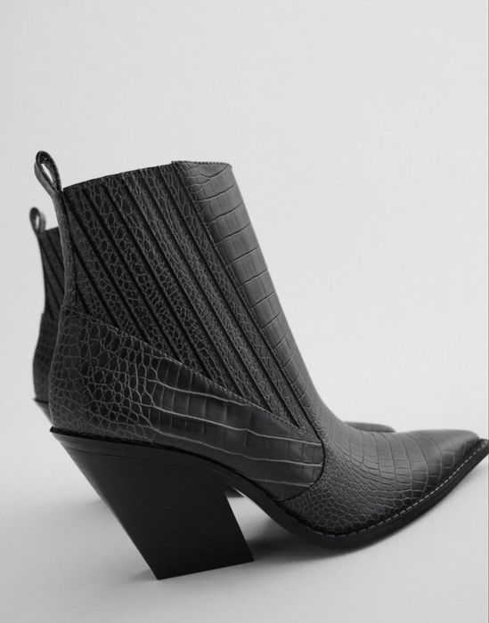 Чоботи - Казаки Zara. Нові