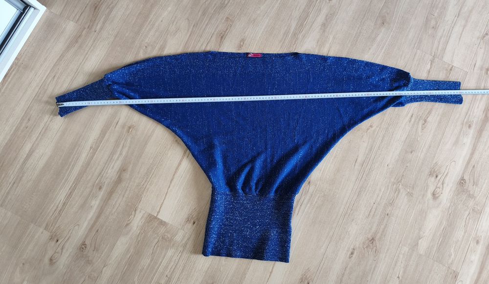 Chabrowy Sweter Hiszpanka ze Srebrną Nitką – Blask i Styl