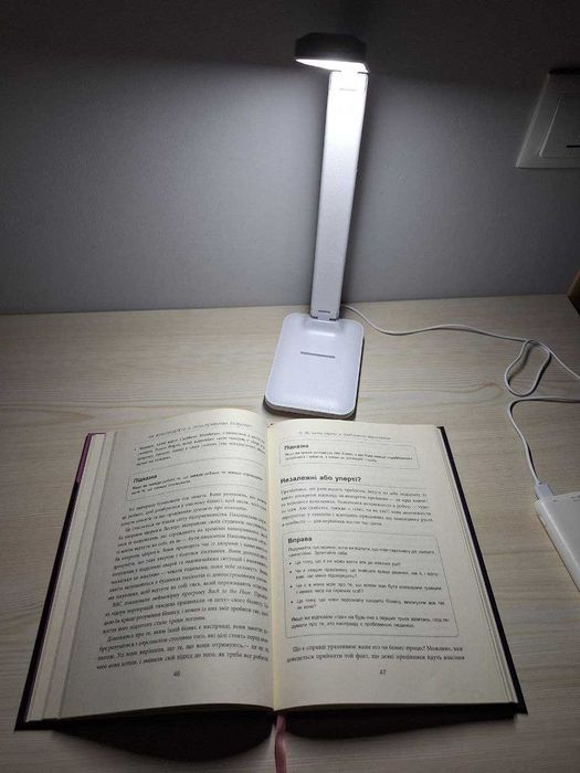 Світлодіодна настільна USB лампа з регульованою яскравістю LED