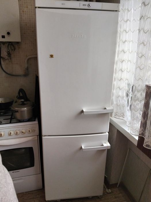 Холодильник  Mіele ідеальний стан