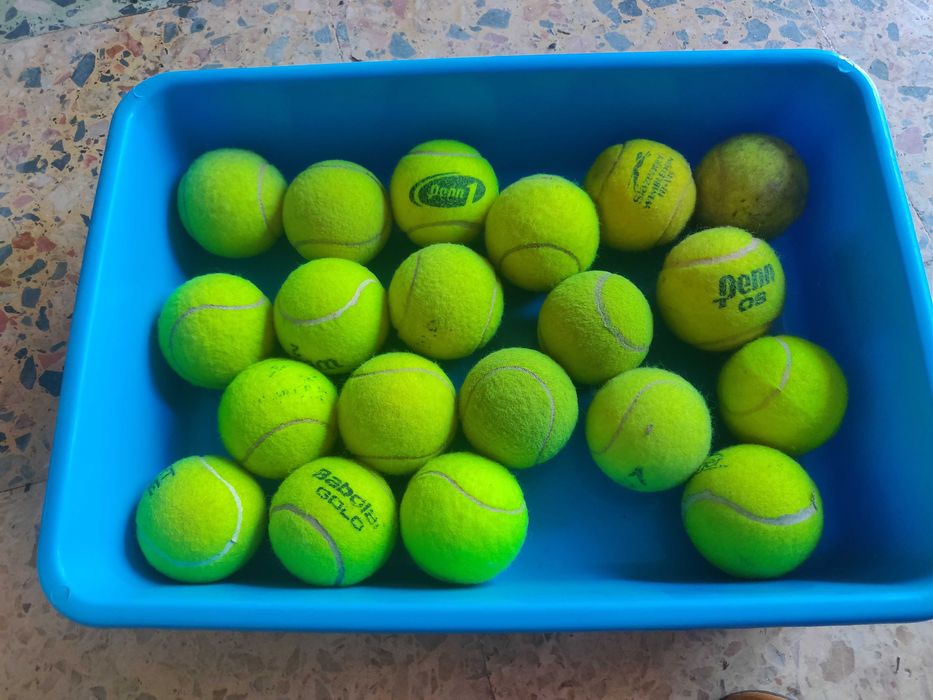 conjunto de bolas de tenis