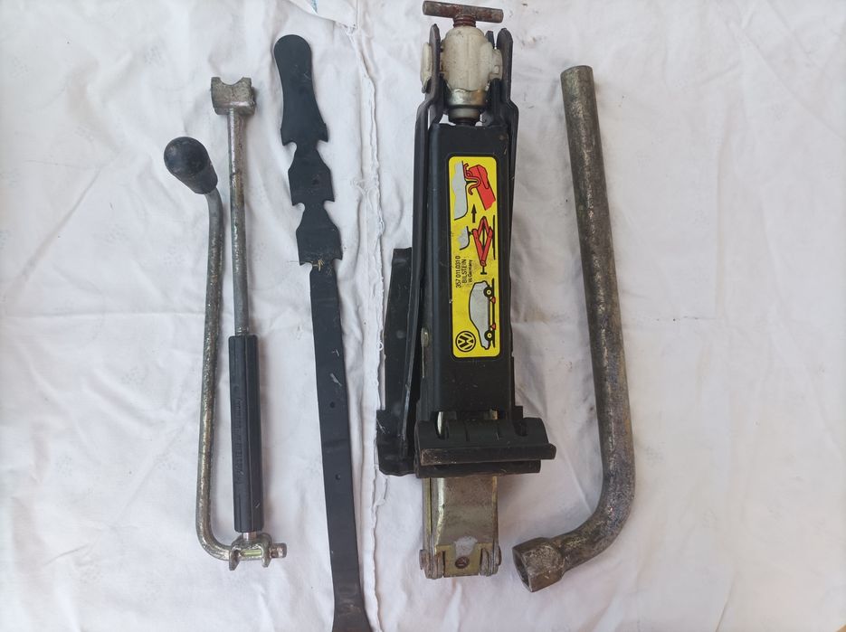 Kit de macaco e chave de rodas
