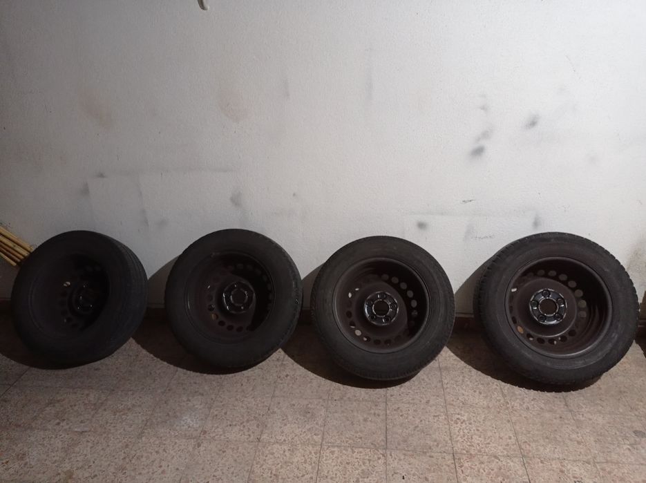 4 Jantes/ pneus 205/65 R16 C