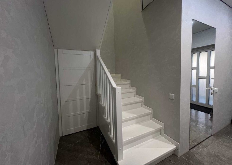 Продаж 2 поверхового таунхауса в Агрономічному