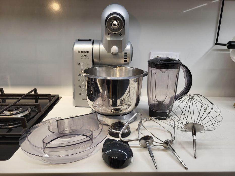 Кухонний комбайн / міксер Bosch MUM 84 Professional