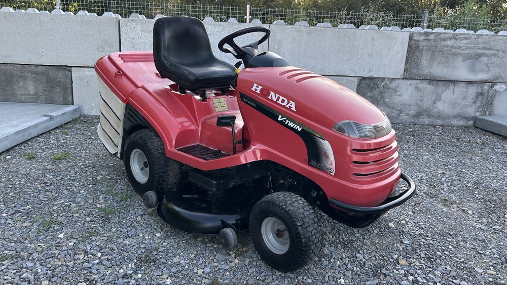 Kosiarka traktorek Honda