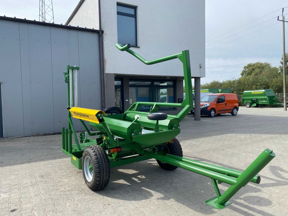 Owijarka samozaładowcza CZYŻEW bele do 1200kg, Ze stawiaczem bel