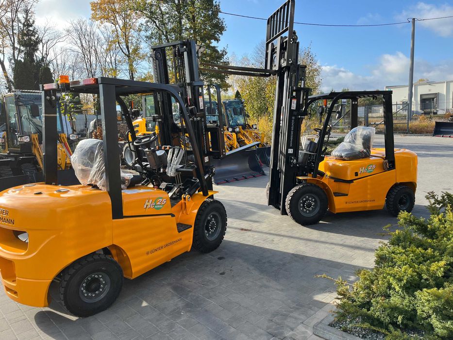 Elektryczny wózek widłowy Gunter Grossmann.  2,5T Triplex 4,8m