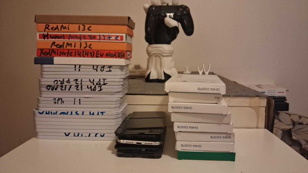 Lote de Ecrãs / Displays Usados para Telemóveis + Huewai P20 funcional (iPhone, Xiaomi, Oppo, Huawei) Reparação low cost ou Treinamento técnico
