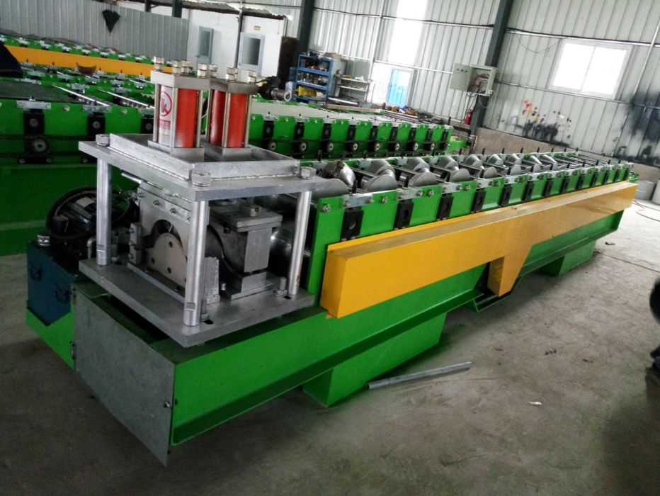 линия станок для полукруглого конька