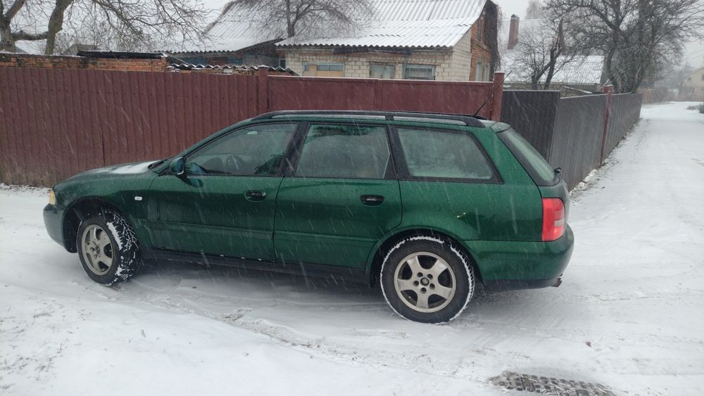 Продам Ауді А4   .