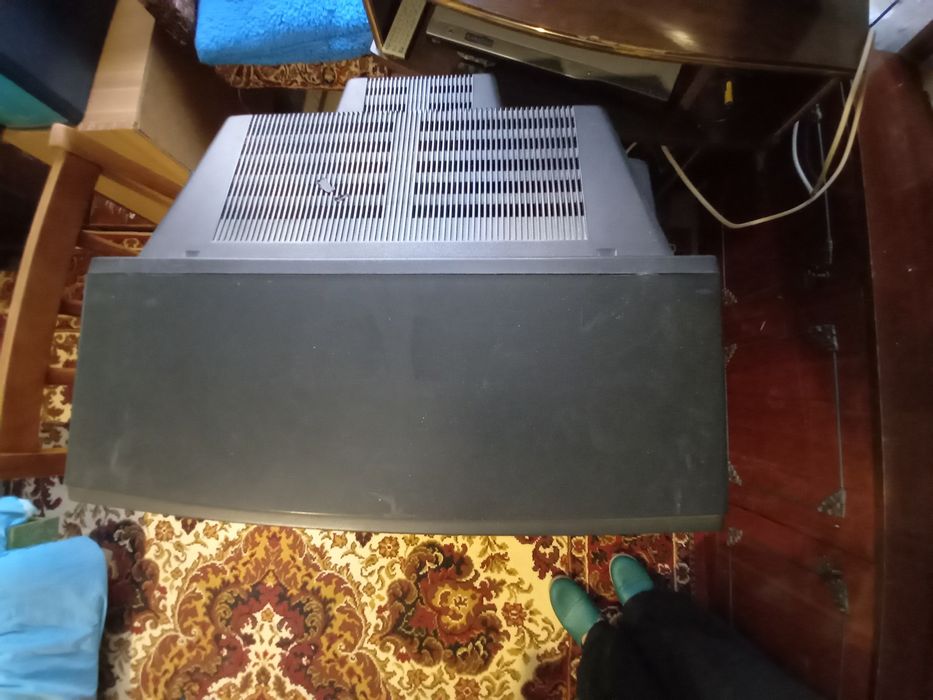 Рабочий бу Телевизор Mitsubishi