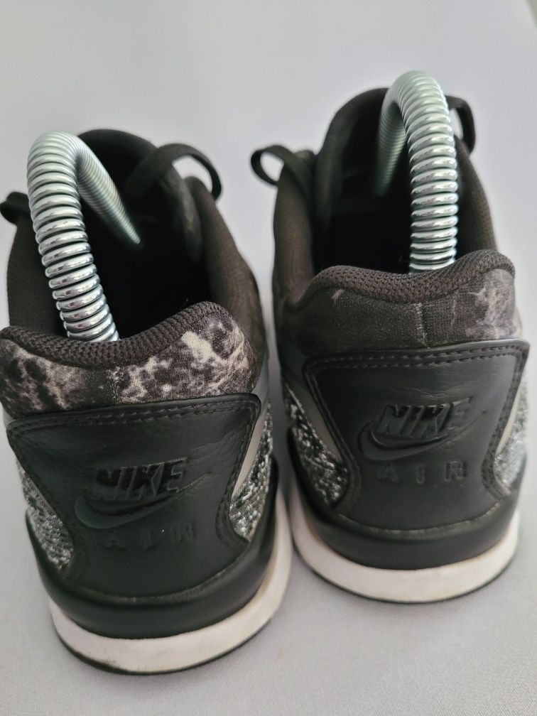 Nike WMNS Air Pegasus 92 16 Print r.36.5 Krak w Pr dnik Bia y OLX.pl