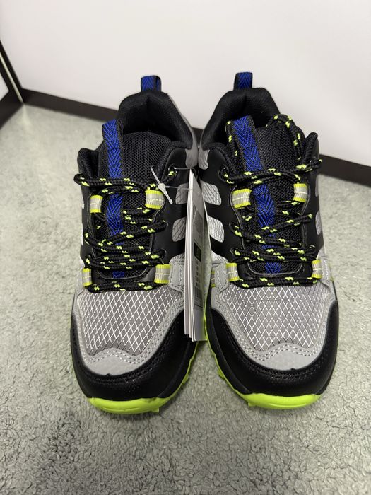 Кросівки на весну