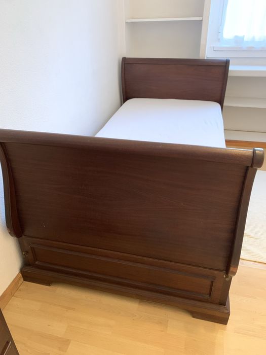 Cama de solteiro dupla + 2 colchões