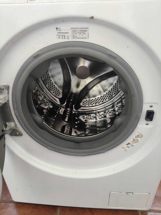 Máquina de Lavar Roupa LG 8kg – F4WV3008S6W