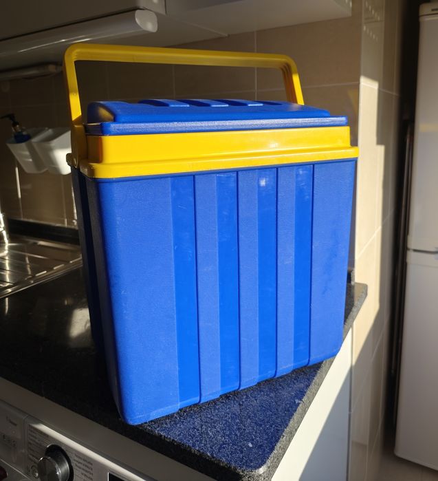 Excelente geleira 25 litros