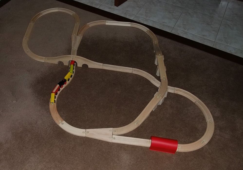Pista de comboio madeira