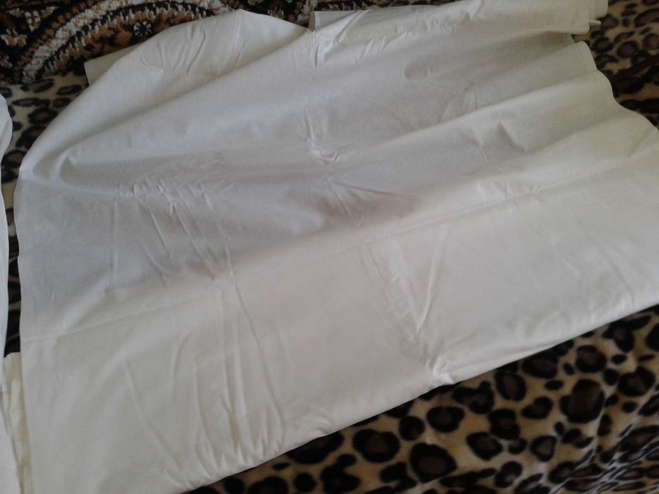 Продам отрез белой ткани 2 м ш 65см