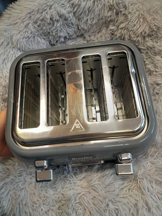 Toster na 4 tosty Breville