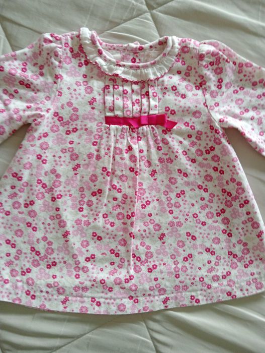Vestidos de bebé 3-6 meses.