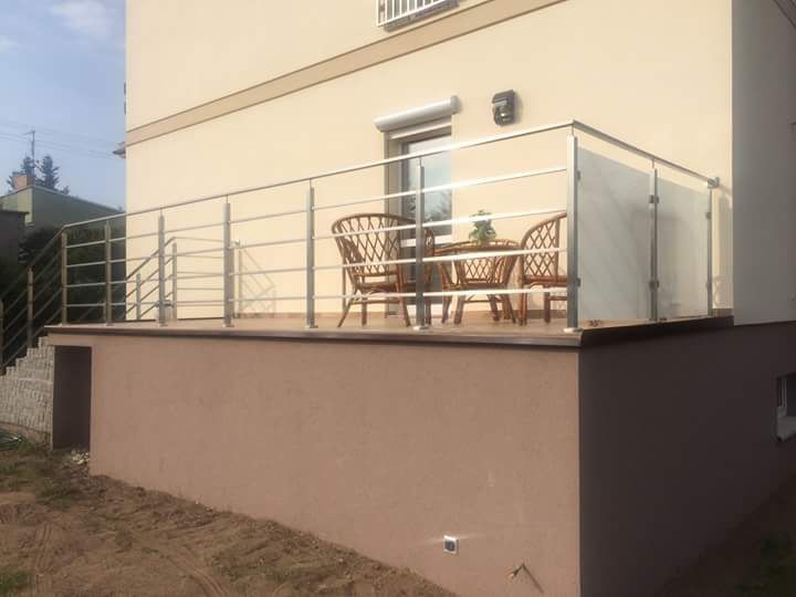 Balustrady, poręcze ze stali nierdzewnej Inox