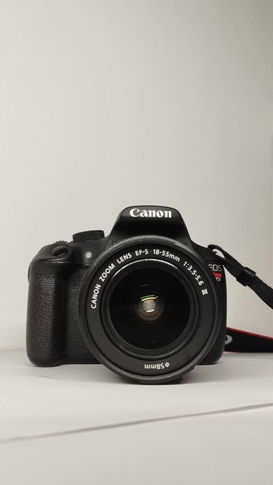 Câmera Canon EOS Rebel T5; lentes 18-55mm