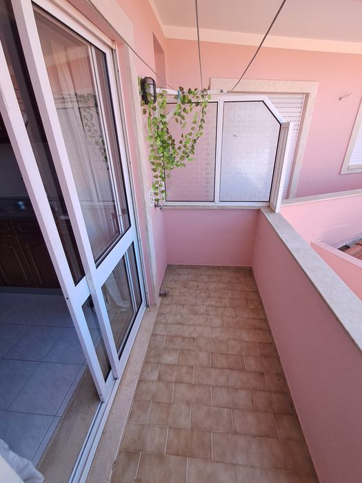 Arrendar T3 em Porto de Mós centro da vila (apartamento)