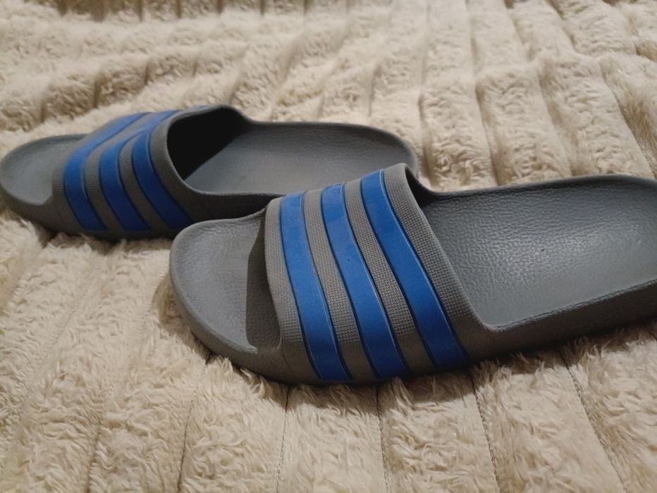 Капці adidas, р38