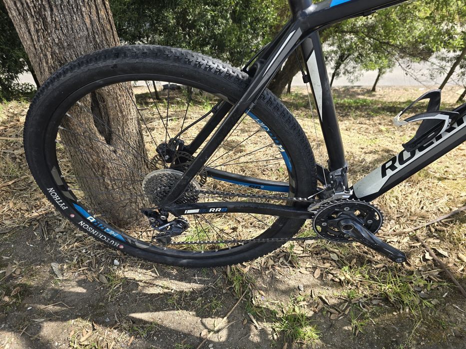 Btt 29 xl com rock shox a ar