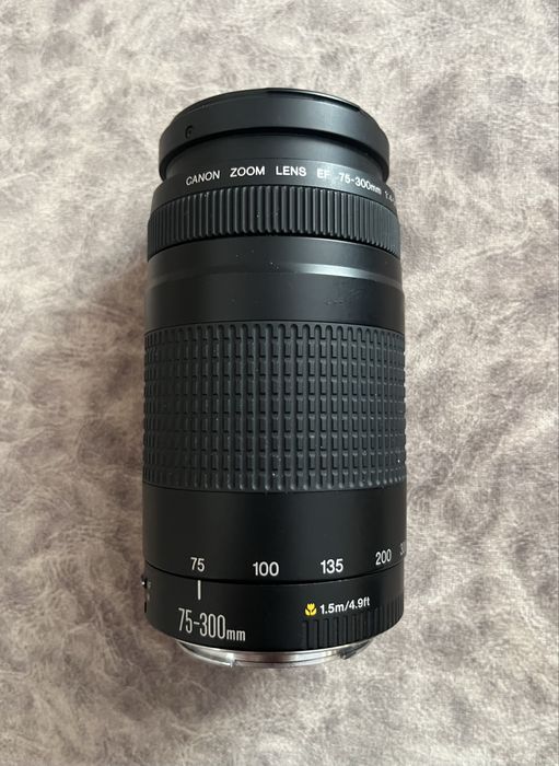 Зум-об'єктив Canon EF 75-300 мм f/4-5.6 II