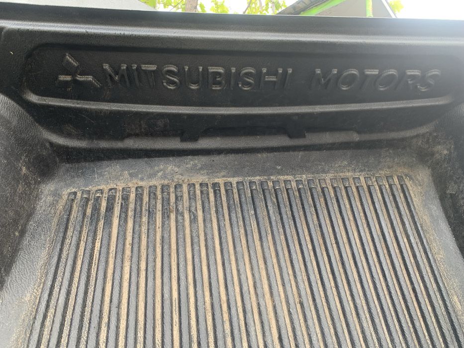 Вкладиш в кузов L200