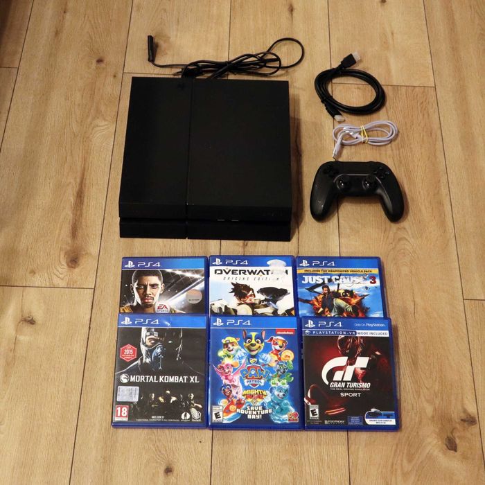 Playstation 4 500GB + 6 Gier + Pad