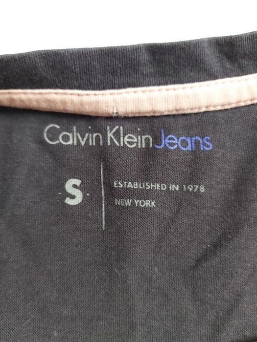 Футболка жіноча укорочена calvin klein  p. М