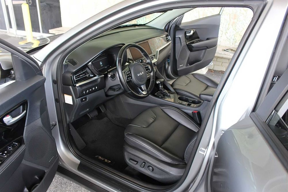 Kia Niro EX Premium      2022