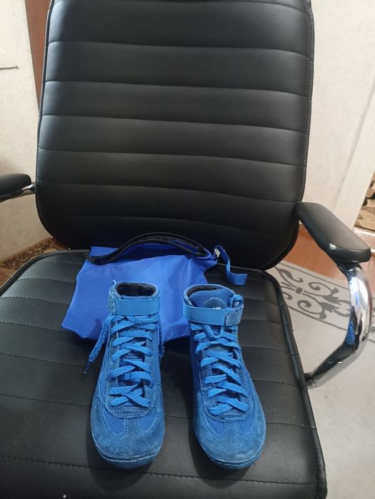 Продам Борцовки в гарному стані