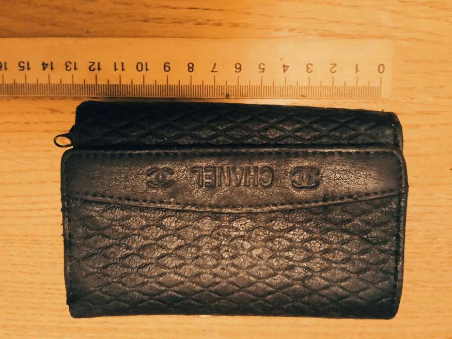 Продам кожаный кошелек CHANEL