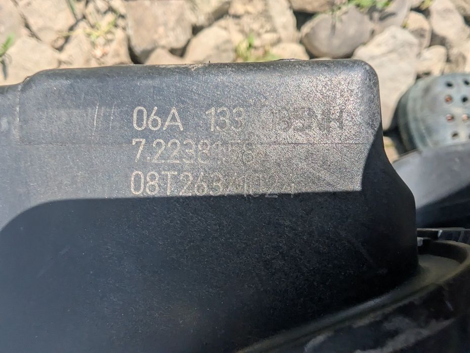 Впускний колектор volkswagen skoda audi 1.6 MPI