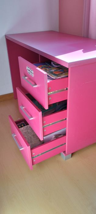 Secretaria de menina