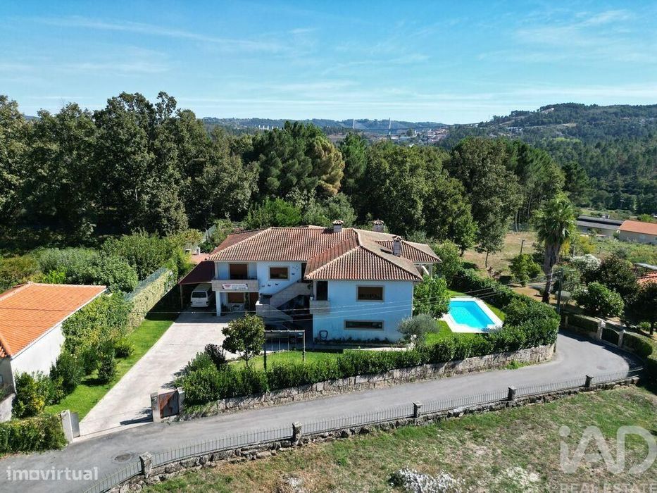 Casa / Villa T4 em Vila Marim de 342,63 m2