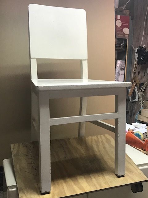 Cadeira e banco em madeira maciça antigos