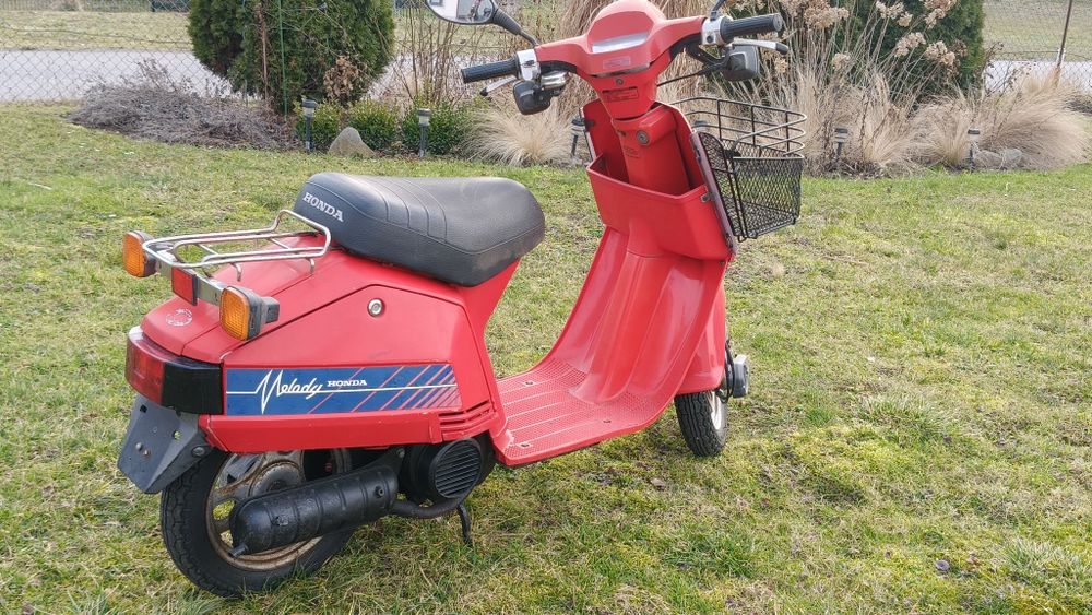 Sprzedam  unikat Honda melody limitowaną wersję biedronka