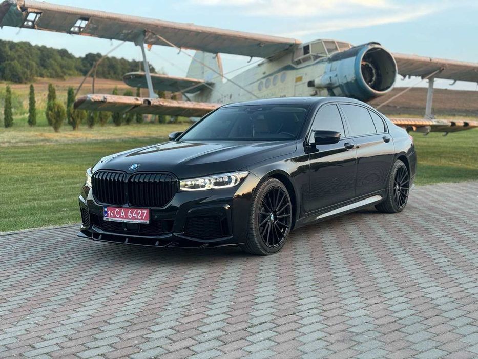 Обвес БМВ 7 G12 бампер М пакет г11 г12 Комплект обвеса LCI Рестайлинг Body Kit комплект рестайлінга з оптикою капотом і крилами Фулл обвіс G12 дорест
